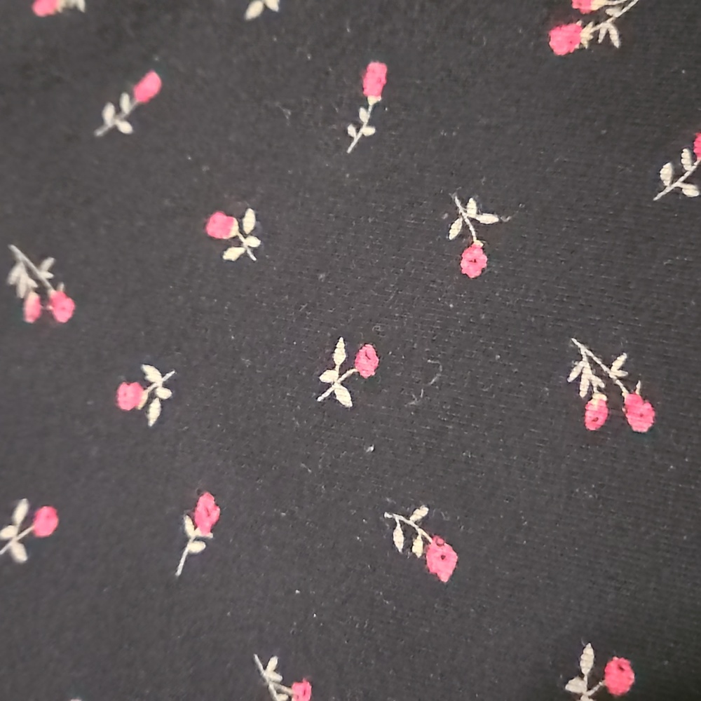 Black cropped tank - Picture 4 of 4
